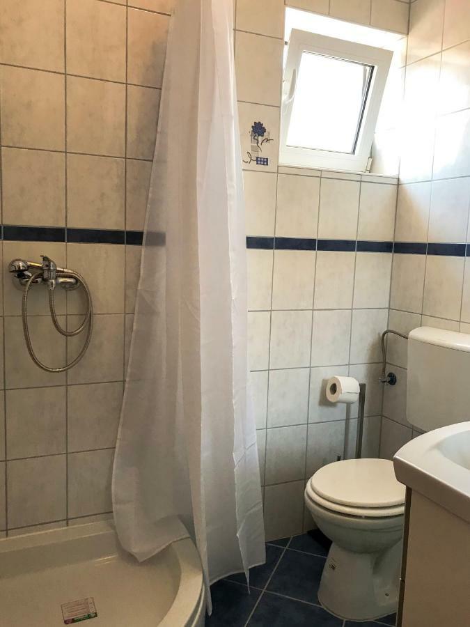 Mr. Hall Apartments Barbat na Rabu Екстериор снимка